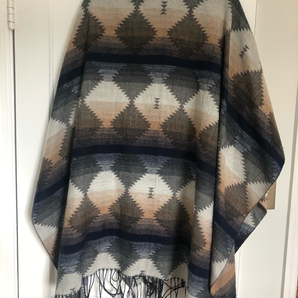 Aztec Print Open Poncho With Fringe - image 2